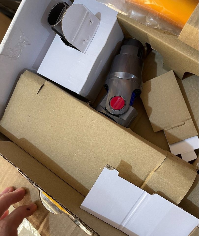 Dyson V8 Absolute Vacuum Cleaner Without Cable with 2 Functions, 115 W, 0.54 litres, 87 Circuit Breaker